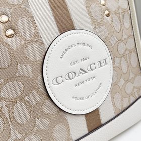 Топ-модель COACH в полной фирменной уп