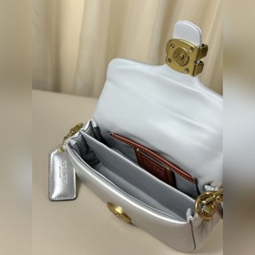 Последний выпуск COACH в полной фирмен