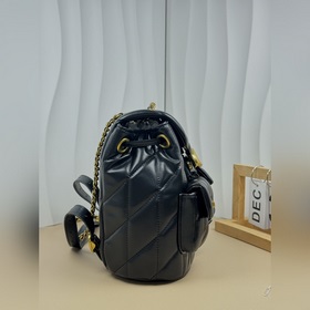 Последние модели Coach в полной фирмен