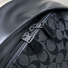 Топ-модель COACH в полной фирменной уп