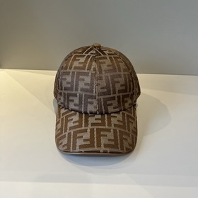Бейсболка FENDI из серии Monogram — кл