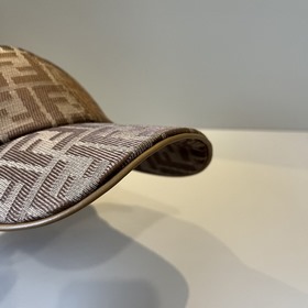 Бейсболка FENDI из серии Monogram — кл