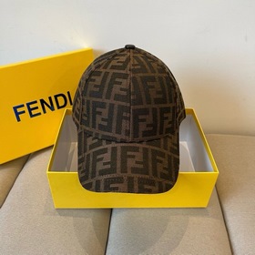 Бейсболка FENDI из серии Monogram — кл