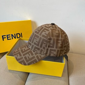 Бейсболка FENDI из серии Monogram — кл