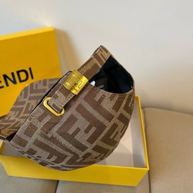 Бейсболка FENDI из серии Monogram — кл