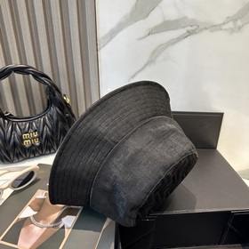 Кепка-канотье FENDI с логотипом в клас