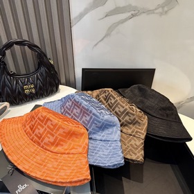 Кепка-канотье FENDI с логотипом в клас