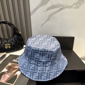 Кепка-канотье FENDI с логотипом в клас