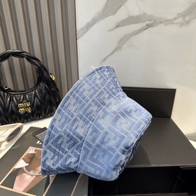 Кепка-канотье FENDI с логотипом в клас