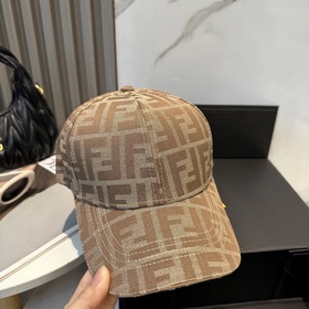 Бейсболка FENDI из серии Monogram — кл