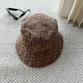 Кепка-канотье FENDI с логотипом в клас