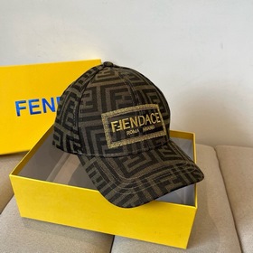 Бейсболка FENDI из серии Monogram — кл