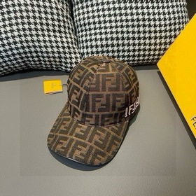 Новая бейсболка Fendi (Фенди) с оригин