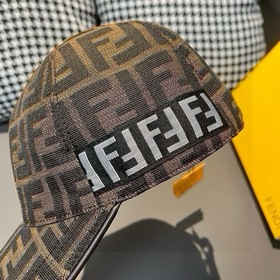Новая бейсболка Fendi (Фенди) с оригин