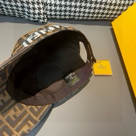 Новая бейсболка Fendi (Фенди) с оригин