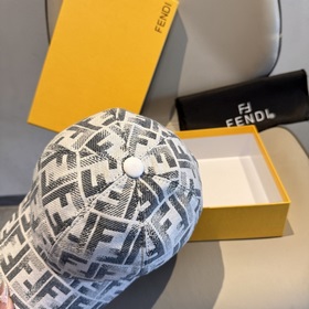 Новая бейсболка Fendi (Фенди) из ориги