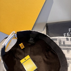 Новая бейсболка Fendi (Фенди) из ориги