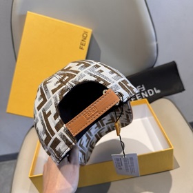 Новая бейсболка Fendi (Фенди) по ориги