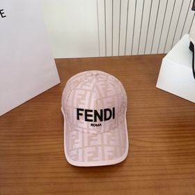 Бейсболка FENDI из серии Monogram — кл