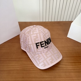 Бейсболка FENDI из серии Monogram — кл
