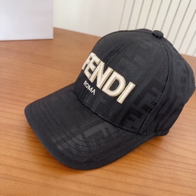Бейсболка FENDI из серии Monogram — кл