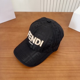 Бейсболка FENDI из серии Monogram — кл