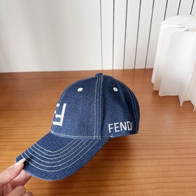 Бейсболка FENDI из серии Monogram — кл