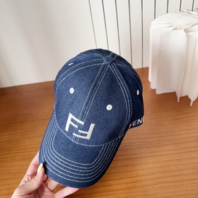 Бейсболка FENDI из серии Monogram — кл