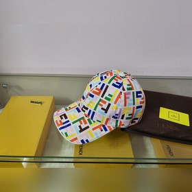 Новейшая модель из коллекции Fendi, из
