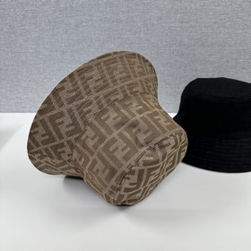 Рыбацкая кепка Fendi с подкладкой из ч