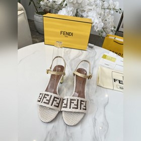Сандалии Fendi. Размеры： 35–40 (41, 42