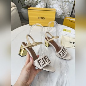 Сандалии Fendi. Размеры： 35–40 (41, 42