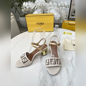Сандалии Fendi. Размеры： 35–40 (41, 42