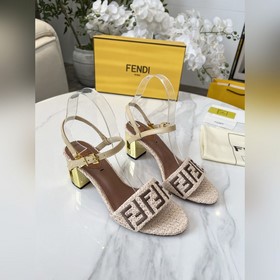 Сандалии Fendi. Размеры： 35–40 (41, 42