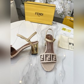 Сандалии Fendi. Размеры： 35–40 (41, 42