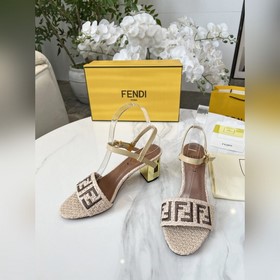 Сандалии Fendi. Размеры： 35–40 (41, 42