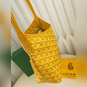 Мини-сумка Goyard Hobo — это настоящий