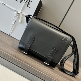 Loewe Новая модель 2026 года. Сумка-к
