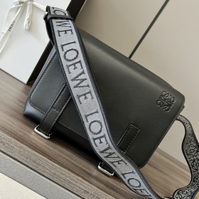 Loewe Новая модель 2026 года. Сумка-к