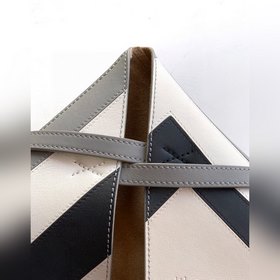 Новая модель средней сумки Puzzle Fold