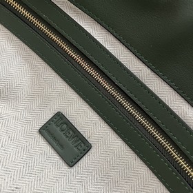 Loewe  Клач «Flamenco» из кожи наппа 