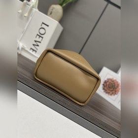 Loewe Сумка Squeeze из кожи наппа, ма