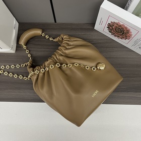 Loewe Сумка Squeeze из кожи наппа, ма