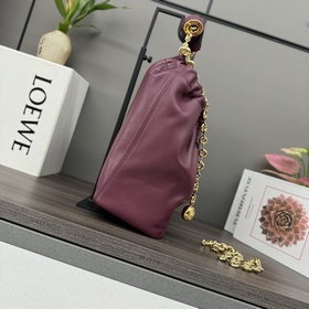 Loewe Сумка Squeeze из кожи наппа, ма