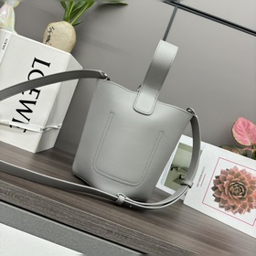 Сумка-ведро Loewe mini из мягкой зерни