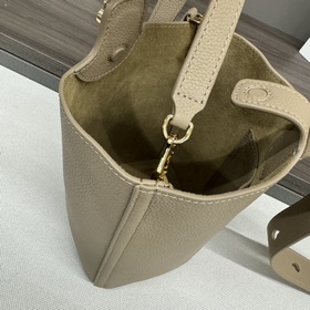 Сумка-ведро Loewe mini из мягкой зерни