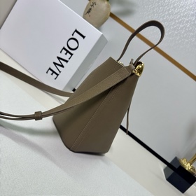 Сумка-ведро Loewe mini из мягкой зерни