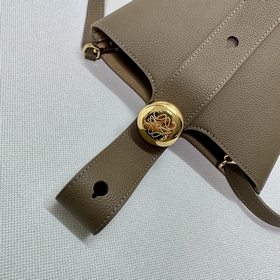 Сумка-ведро Loewe mini из мягкой зерни
