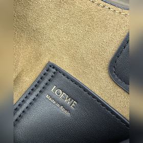 Сумка Loewe mini Pebble Bucket из мягк