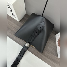 Сумка-ведро Pebble Bucket от Loewe из 